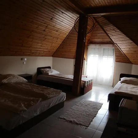 Centrum Vendeghaz Aparthotel Balatonlelle